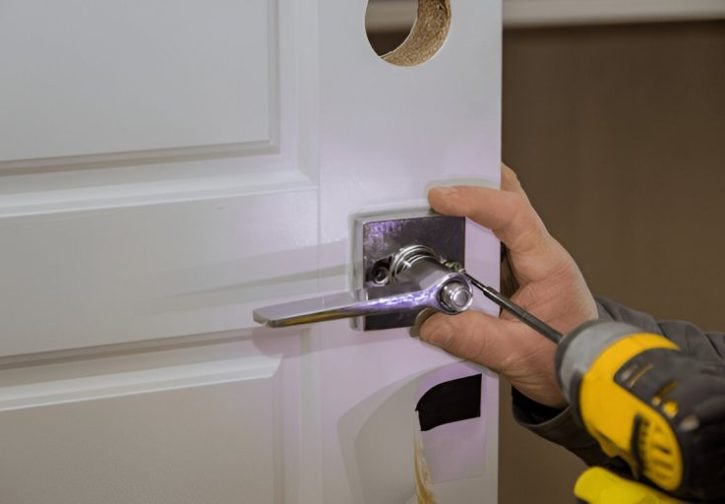 Door Lock Service