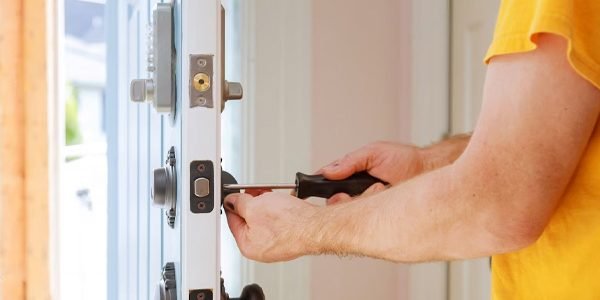 Locksmith Cambridge Heath